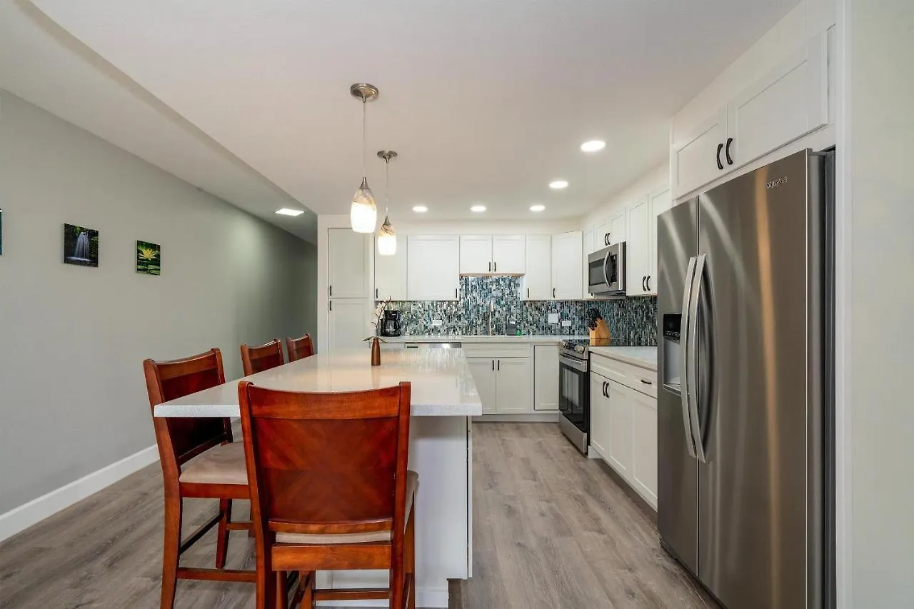 Kamaole Sands 4-213, Designer Condo, Split Ac Wailea  United States