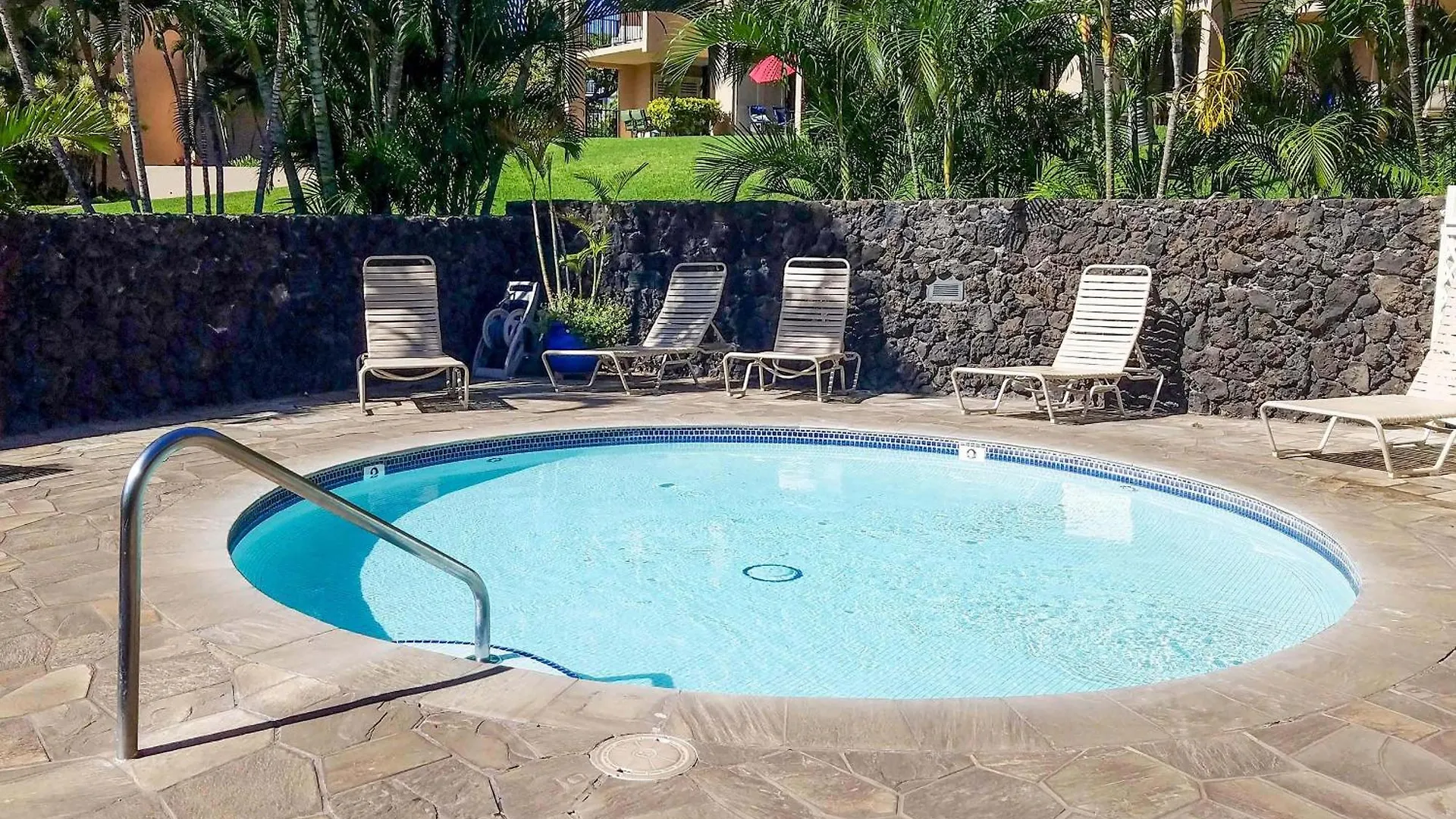 Kamaole Sands 4-213, Designer Condo, Split Ac Wailea